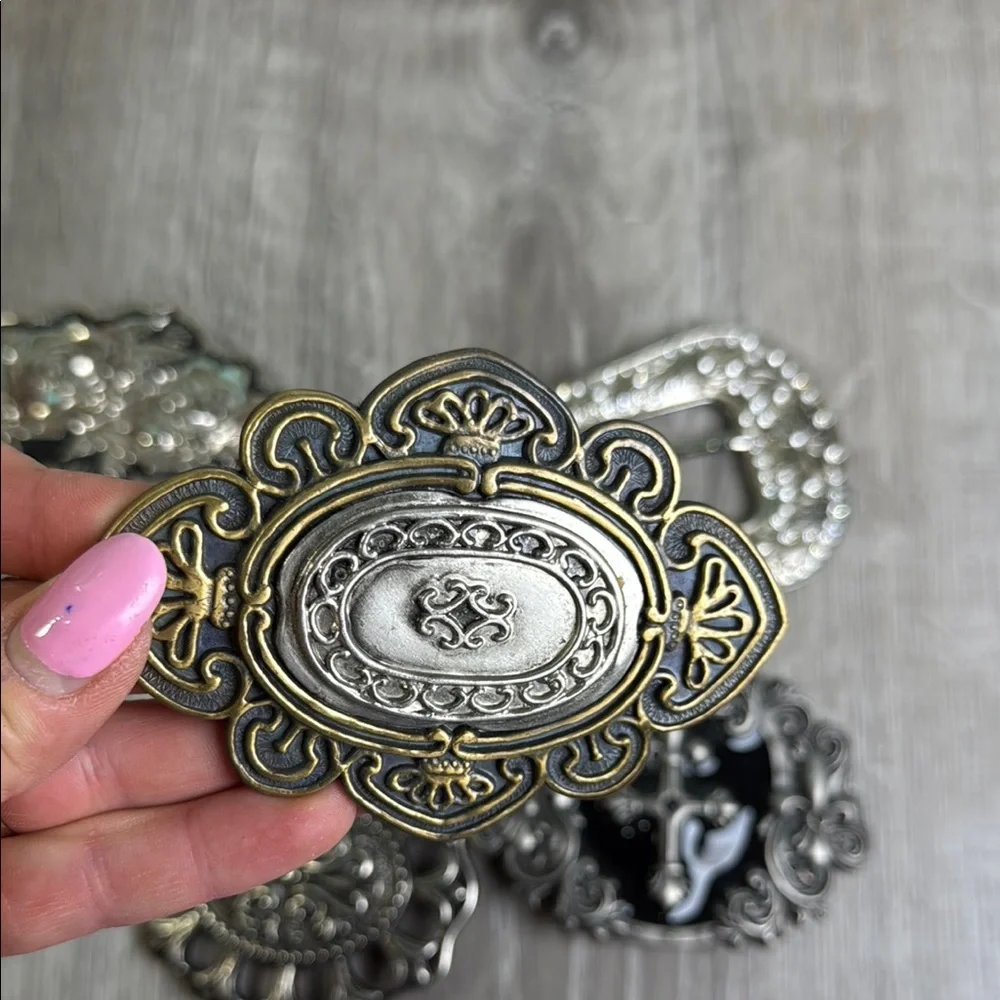 Intricate Silver and Black Belt Buckles Set (5) - Picture 4 of 8